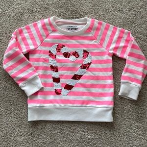 Get ready for the holidays with this adorable sweatshirt!